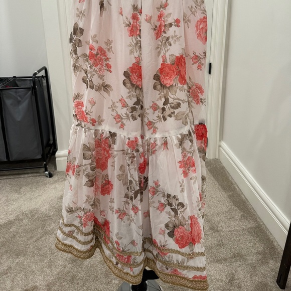 Ladies Gharara Indian suit - Picture 3 of 4